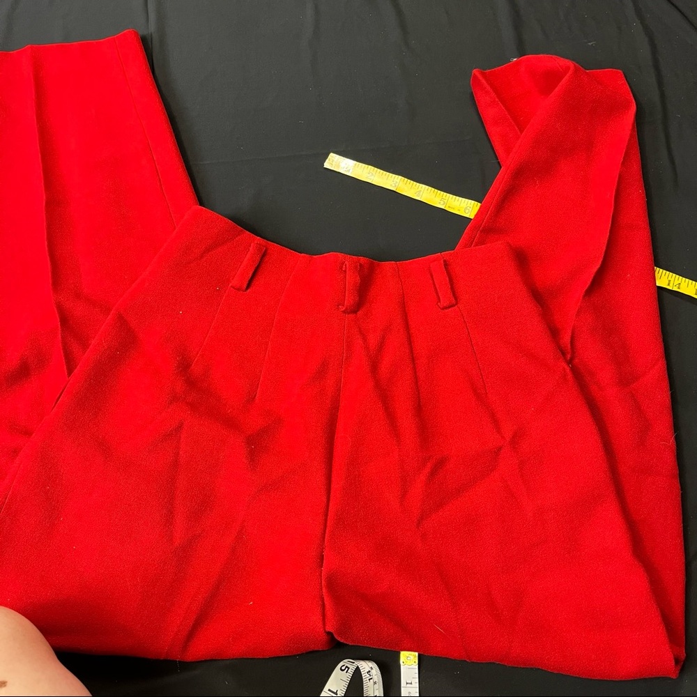 Ellen Tracy red high waisted pleated trousers size 6P - Picture 2 of 9